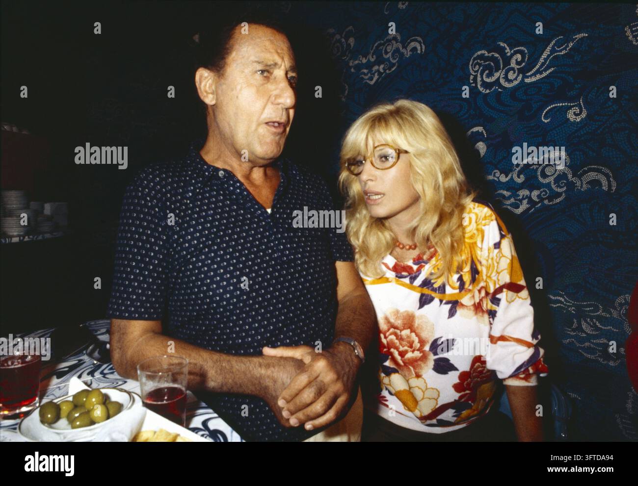 - Festival del Cinema di Venezia 1982; Alberto Sordi e Monica Vitti - Venedig-Filmfestival 1982; Alberto Sordi und Monica Vitti Stockfoto