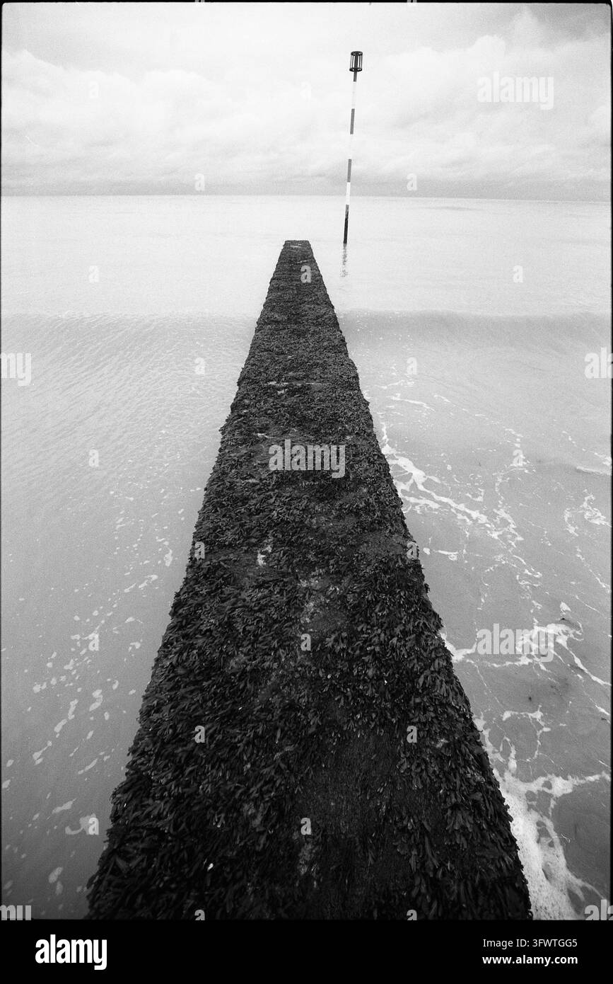 Geometrie, Palm Beach, Margate, Kent, Margate, Kent, UK. Analogfotografie-Fotografie, 2026. Stockfoto