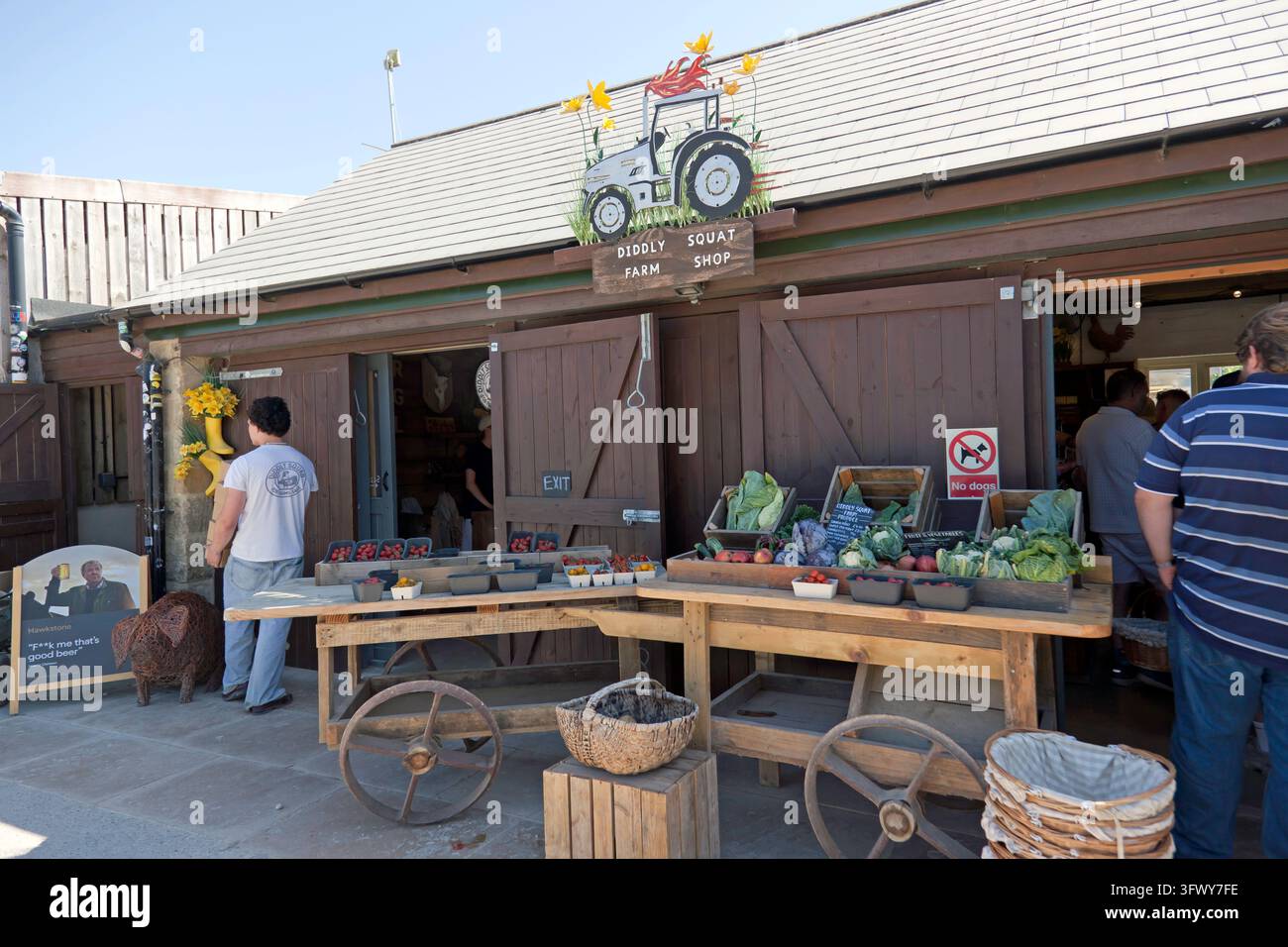 Äußere Ansicht des Diddly Squat Farm Shop, Chipping Norton, West Oxfordshire. Stockfoto