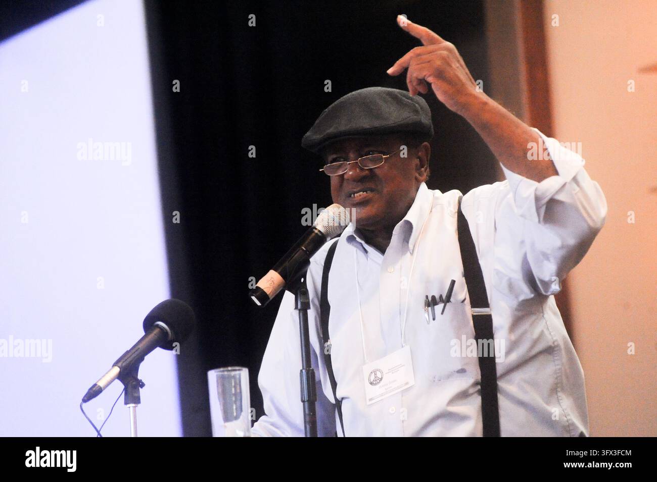 Aktivist Bobby Seale spricht während des Police Accountability Summit, Austin, Texas, 17. August 2013. (Foto von John Anderson/The Austin Chronicle) Stockfoto