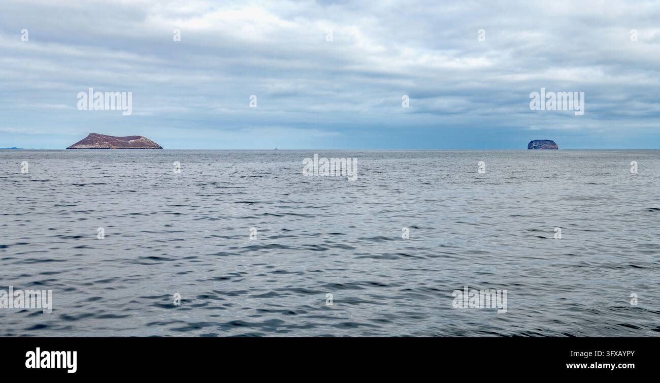 Daphne Mayor Island und Daphne Menor Island im Pazifik Stockfoto