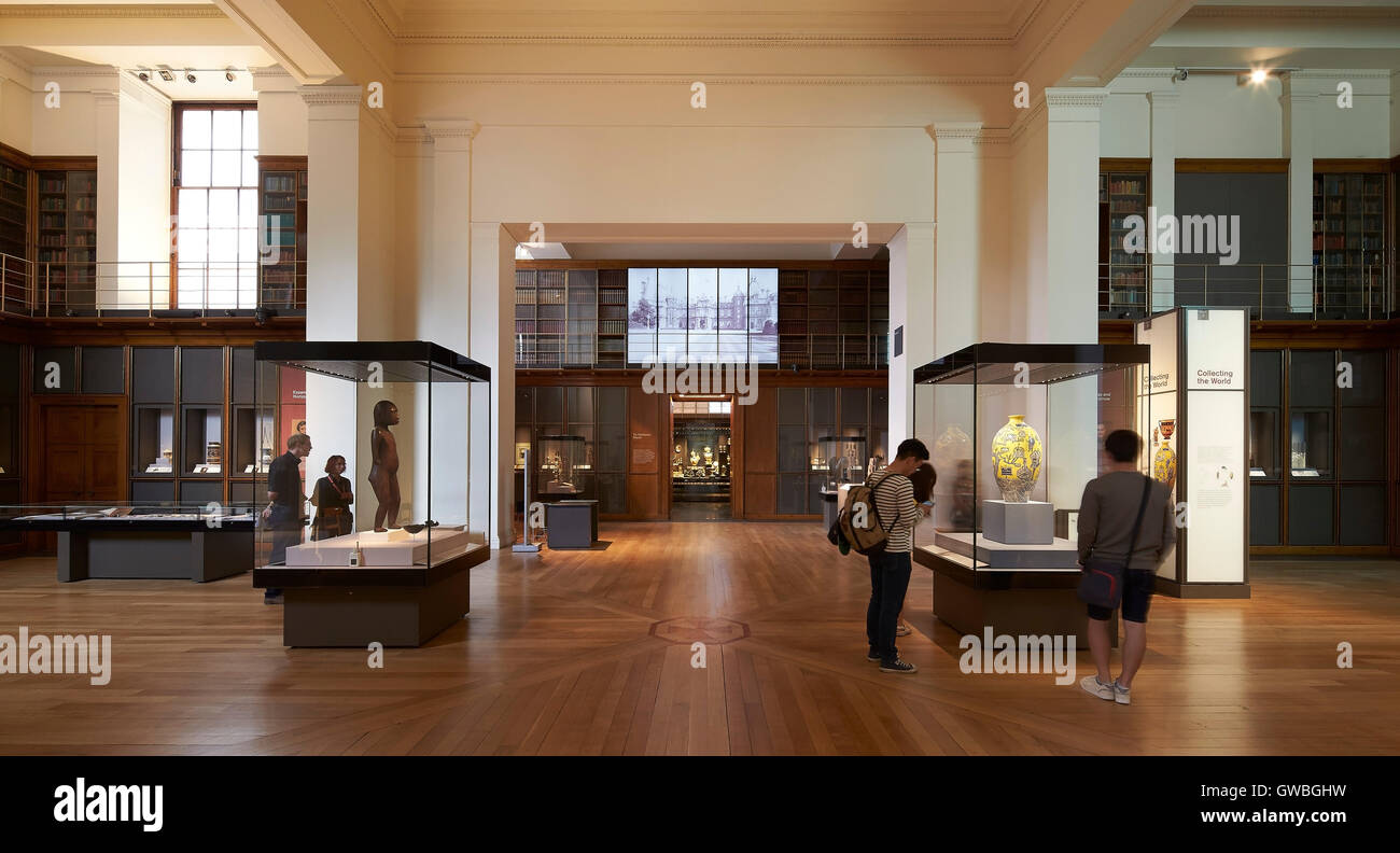 Doppelter Höhe Galerie Interieur mit Vitrinen. Waddesdon Vermächtnis ... Doppelter Höhe Galerie Interieur mit Vitrinen. Waddesdon Vermächtnis ...