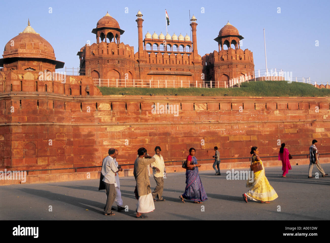 Indien-Delhi Lal Qila Red Fort Lahore Gate Menschen Stockfoto