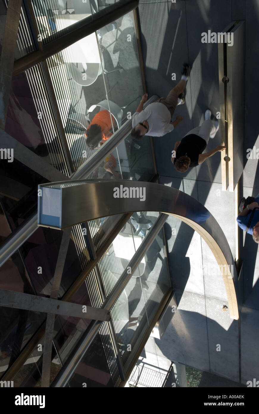 Griffith Observatory Meridian Bogen eingeschrieben mit Monat und Tag Markierungen, saisonale und lunar Indikatoren und Konstellation Zahlen Stockfoto