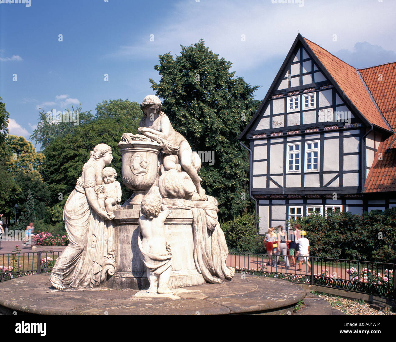 Franzoesischer Garten, Denkmal Daenenkoenigin Caroline Mathilde Mit Schloesschen (Kindergarten) in Celle, Niedersachsen Stockfoto