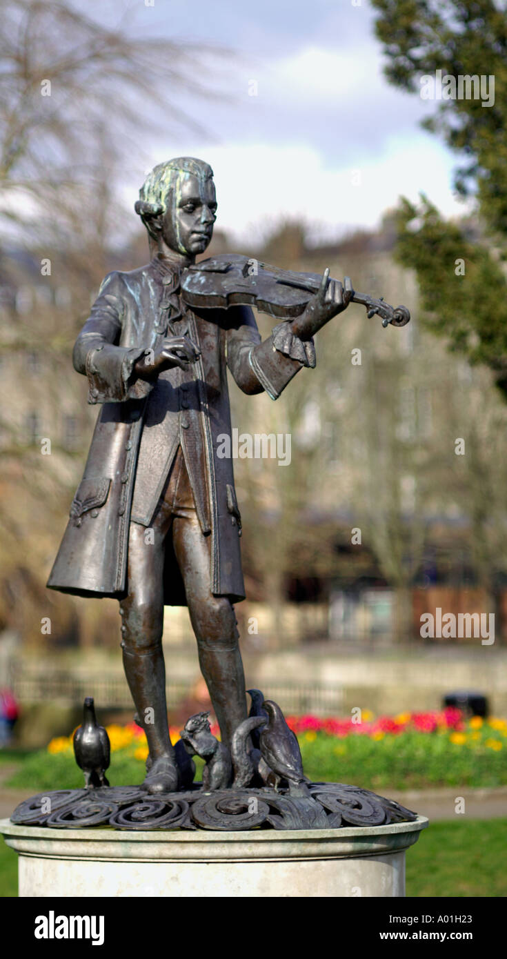 Mozart geige als kind Fotos und Bildmaterial in hoher Auflösung Alamy