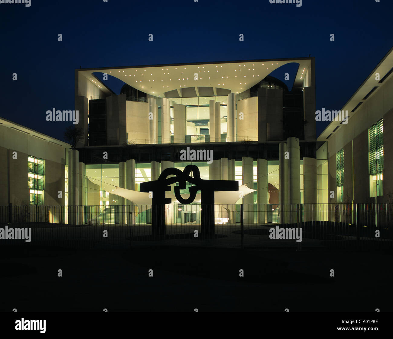 Bundeskanzleramt Im Regierungsviertel, Nachtaufnahme, Architekten Schultes Und Frank, Berlin Stockfoto