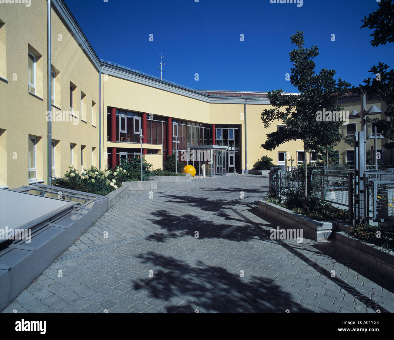 Fachklinikum Fuer Rehabilitation, Rehaklinik, Krankenhaus, Haupteingang, Eingangsbereich, Bad Abbach, Donau, Niederbayern Stockfoto