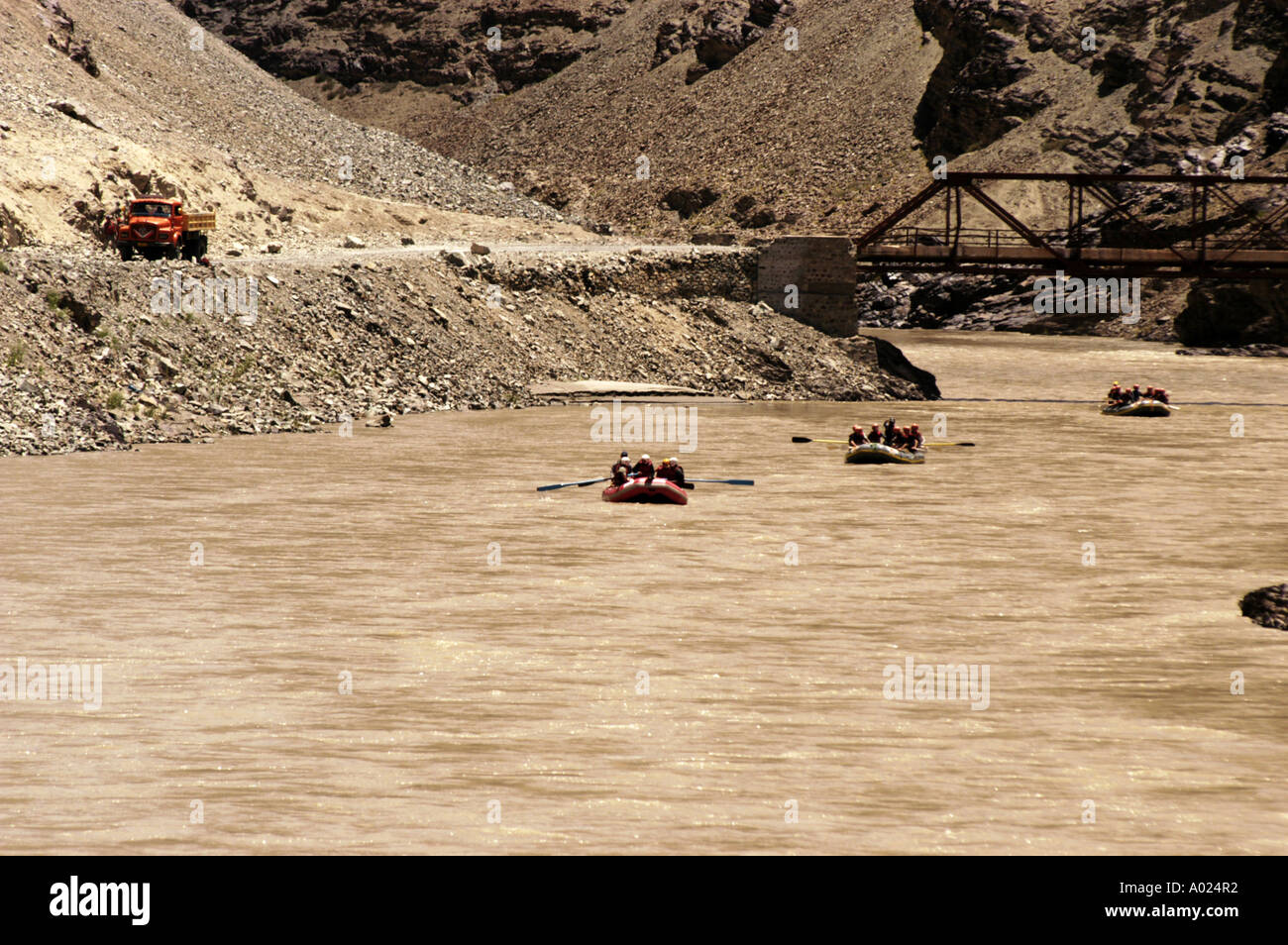 White rafting in Indus and Zanskar River Ladakh Jammu Kashmir India Stockfoto