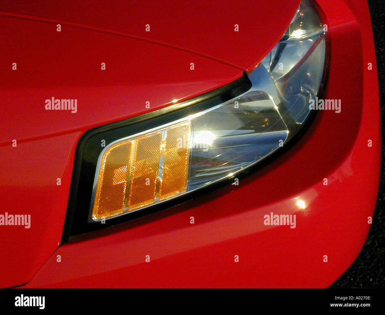 Nahaufnahme von einem Scheinwerfer und Kotflügel auf ein Sportwagen-Digital-Foto von Doug Wilson Stockfoto