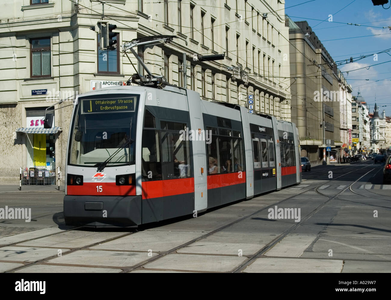 Niederflur Vienna Tram Nr. 15 Stockfoto