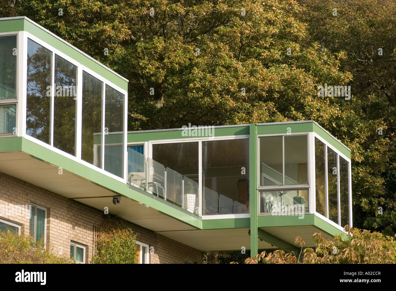 Bryn Aberoedd legendären internationalen moderne 1960 Haus Cae Melyn Zustandes Aberystwyth Ceredigion Wales mit Blick auf die Stadt Stockfoto