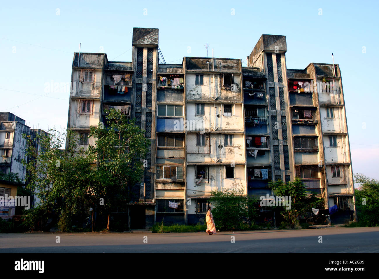 Alten Zement Betonbau von Shanti Nagar Bombay Mumbai Maharshtra Indien Stockfoto