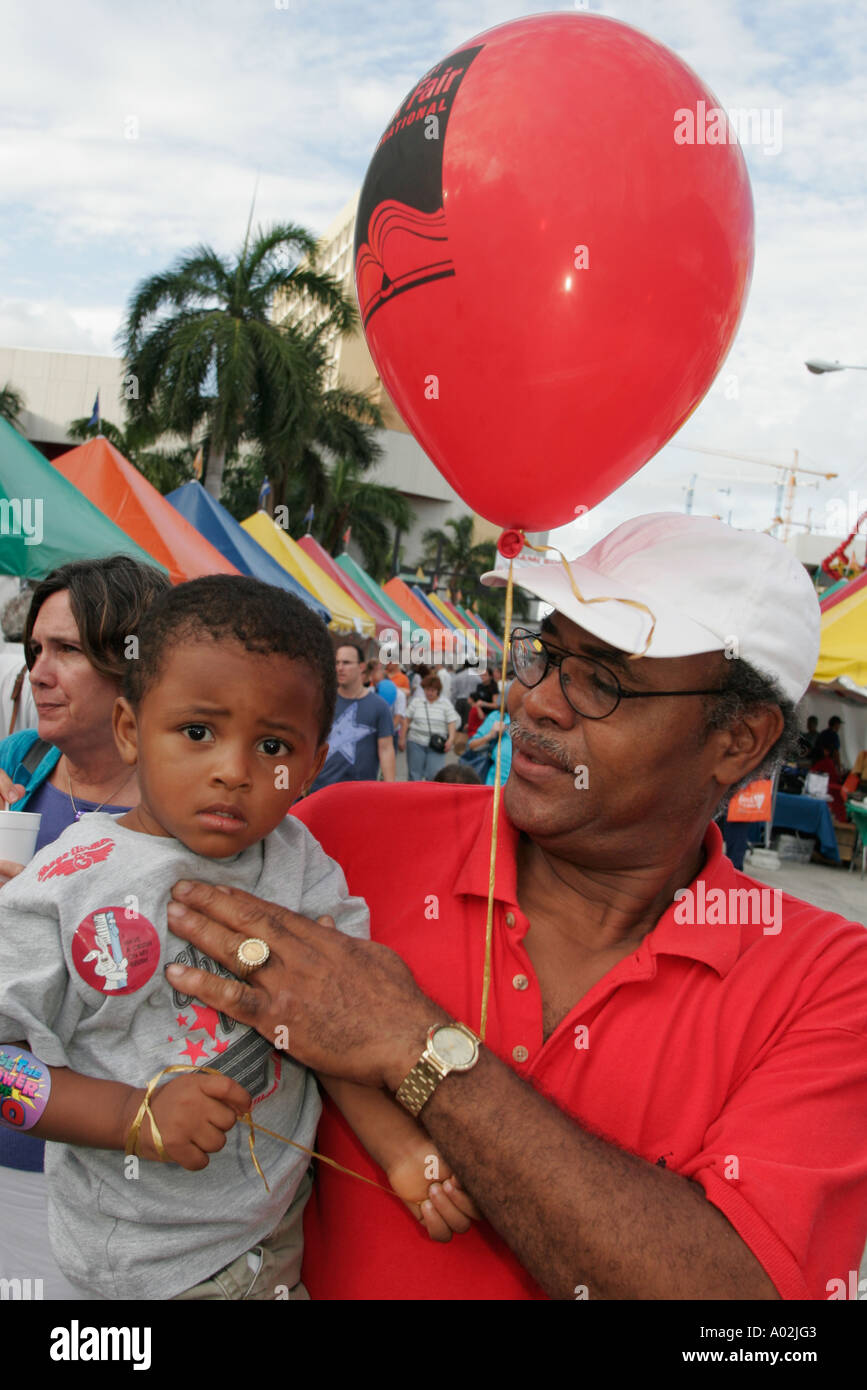 Miami Florida, Dade College, Schule, Campus, Miami Book Fair International, Verkäufer von Verkäufern, Stände Stand Händler Händler Markt Marktplatz, se Stockfoto