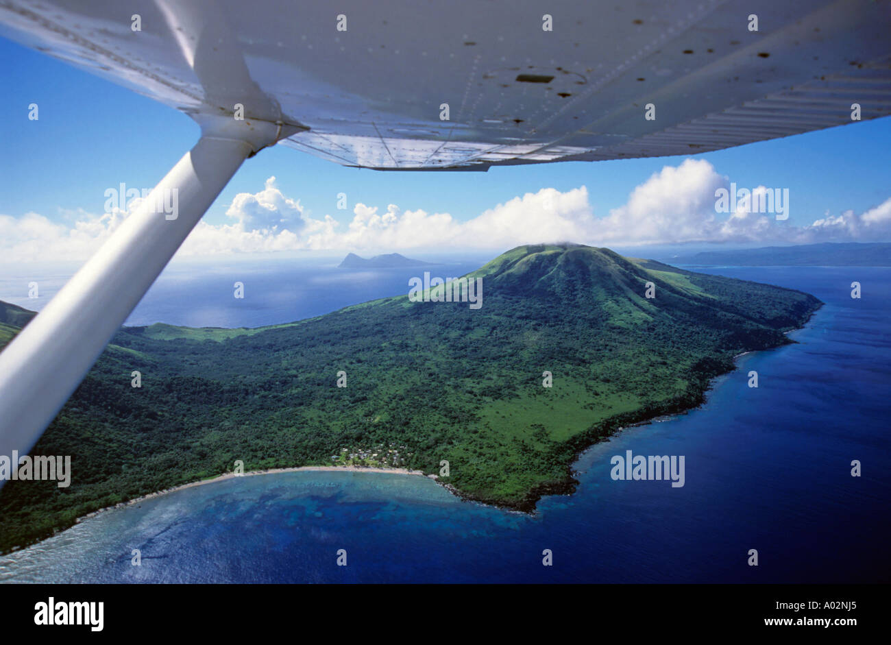 Vulkane über der Insel Efate, Vanuatu, Süd-Pazifik vom Flugzeug aus gesehen. Stockfoto