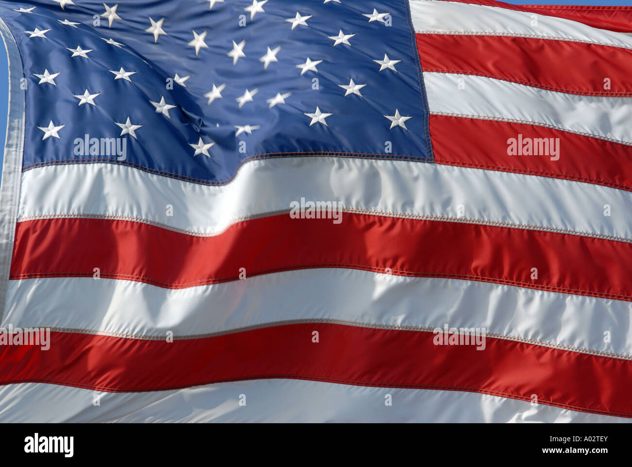 Amerikanische Flagge im Wind wehen Stockfoto