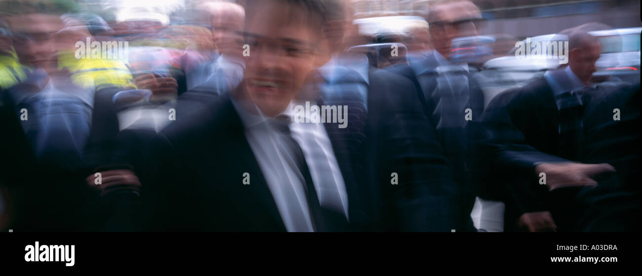 BNP (British National Party) Führer Nick Griffin (Mitte) und party Aktivist Mark Collett besuchen Leeds Crown Court. Leeds vom 25. Juli 2005. Stockfoto