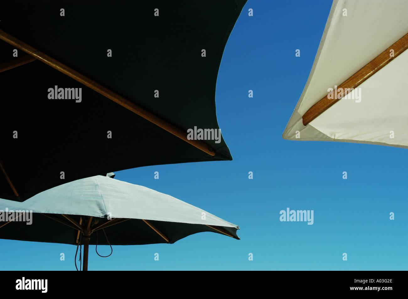 Sonnenschirme Yzerfontein Westküste Western Cape Südafrika Stockfoto