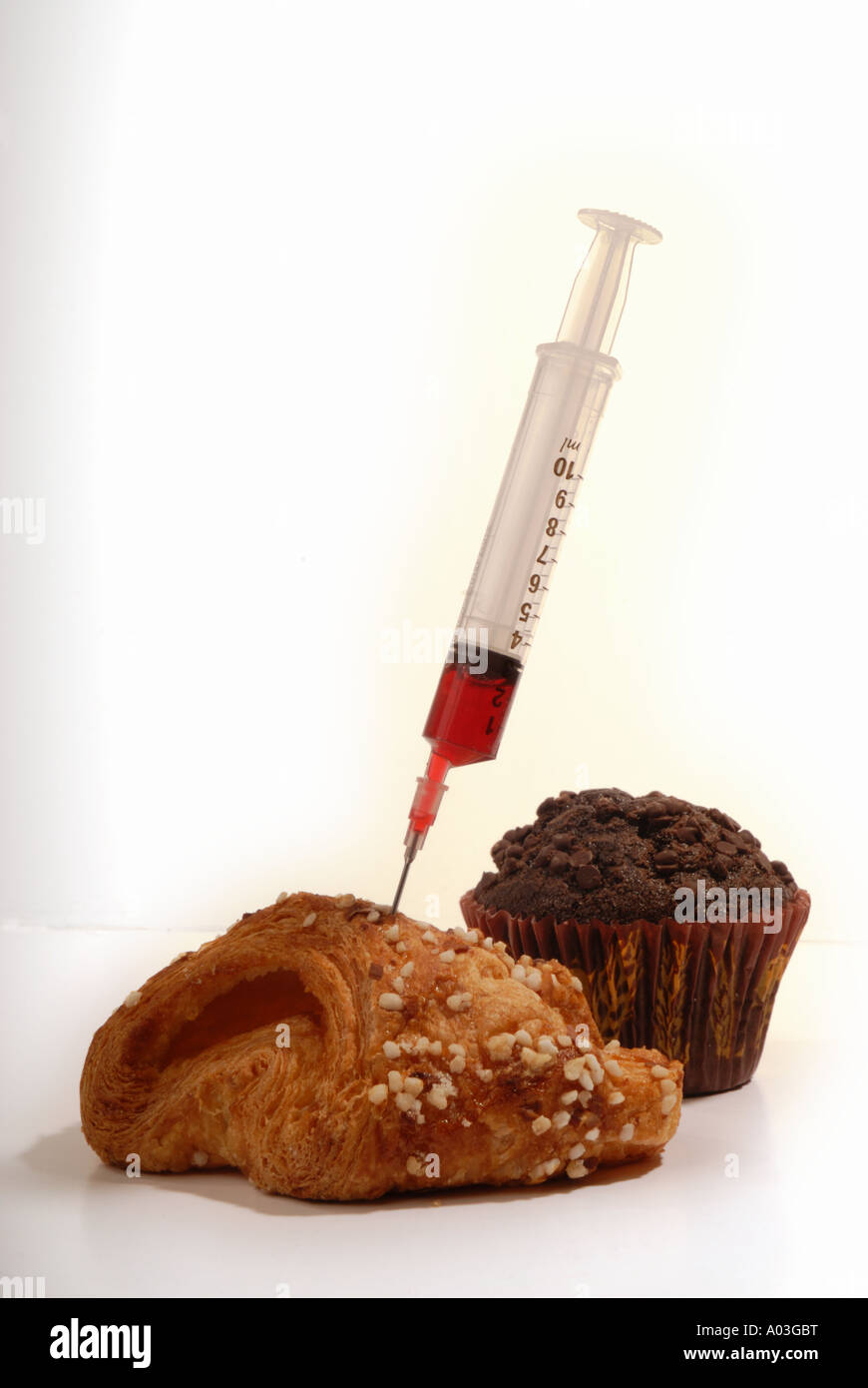 Gebäck und Muffin mit Spritze diabetes Stockfotografie - Alamy