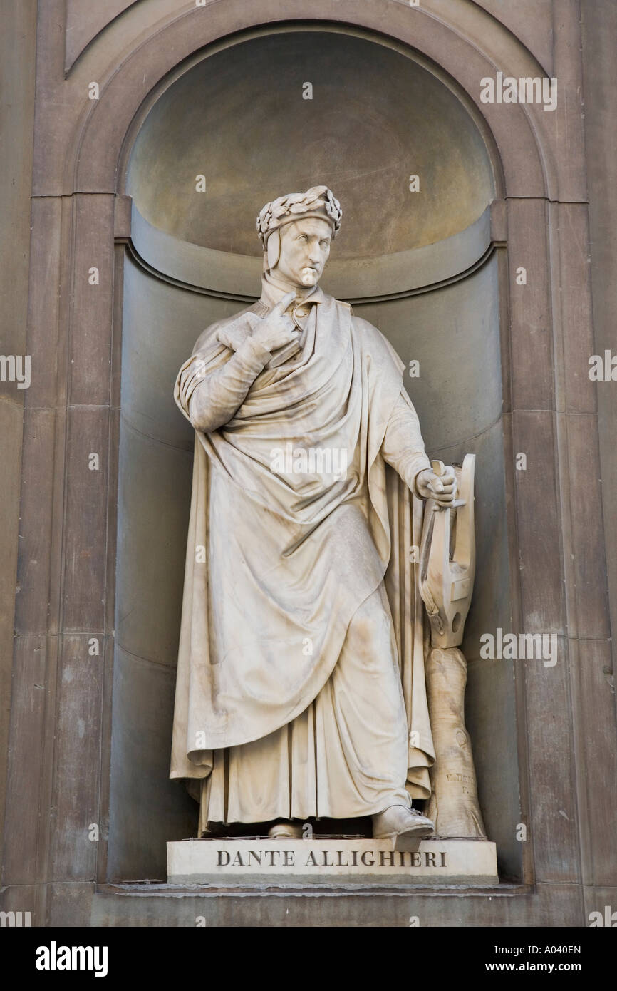 Statue des Dichters Dante Allighieri und italienischen 1265 1321 an die Uffizi Galerie Firenze-Italien Stockfoto