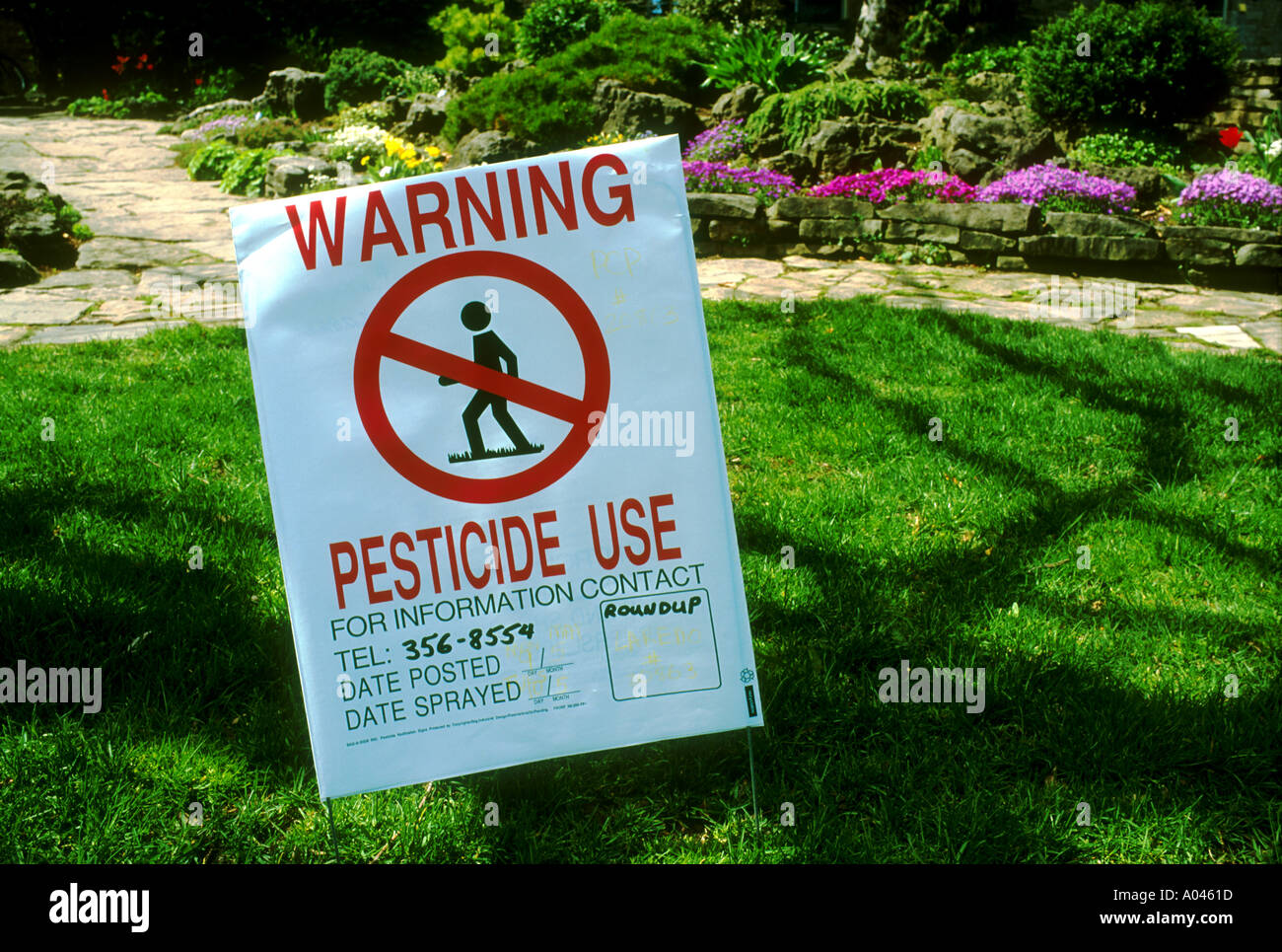 Warnzeichen für Einsatz von Pestiziden Stockfoto