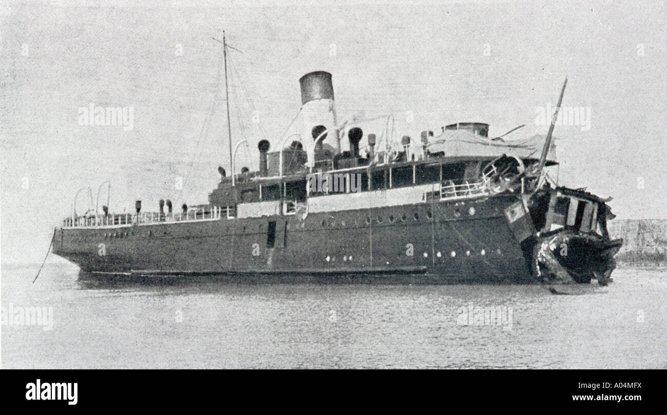 Französische Cross-Channel-Fähre Sussex, nachdem sie während des Ersten Weltkriegs von einem deutschen U-Boot torpediert wurde. Stockfoto