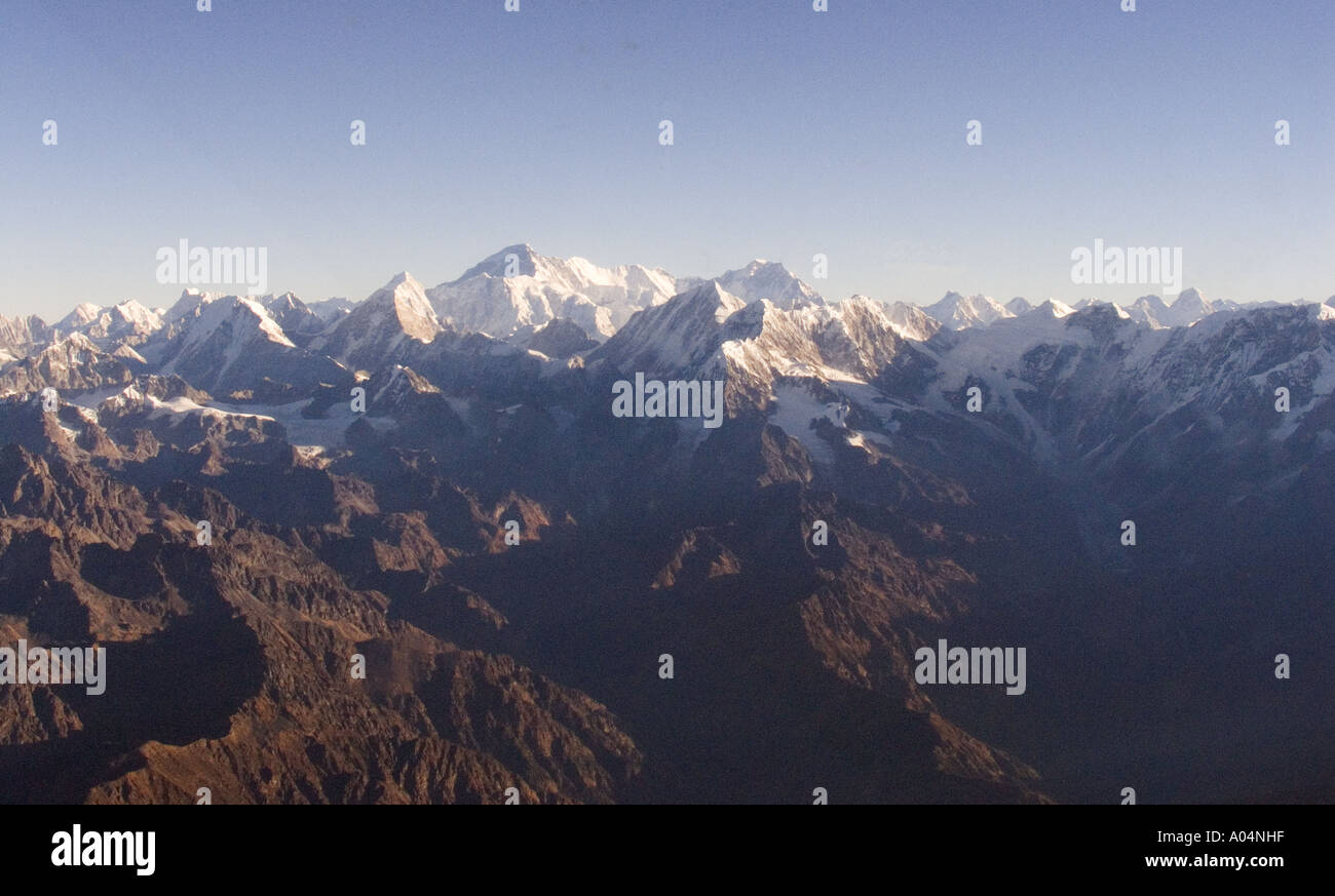 Berge des Himalaya NEPAL November haben die Ansicht Touristen des Gebirges in einer SAAB 340 b Stockfoto