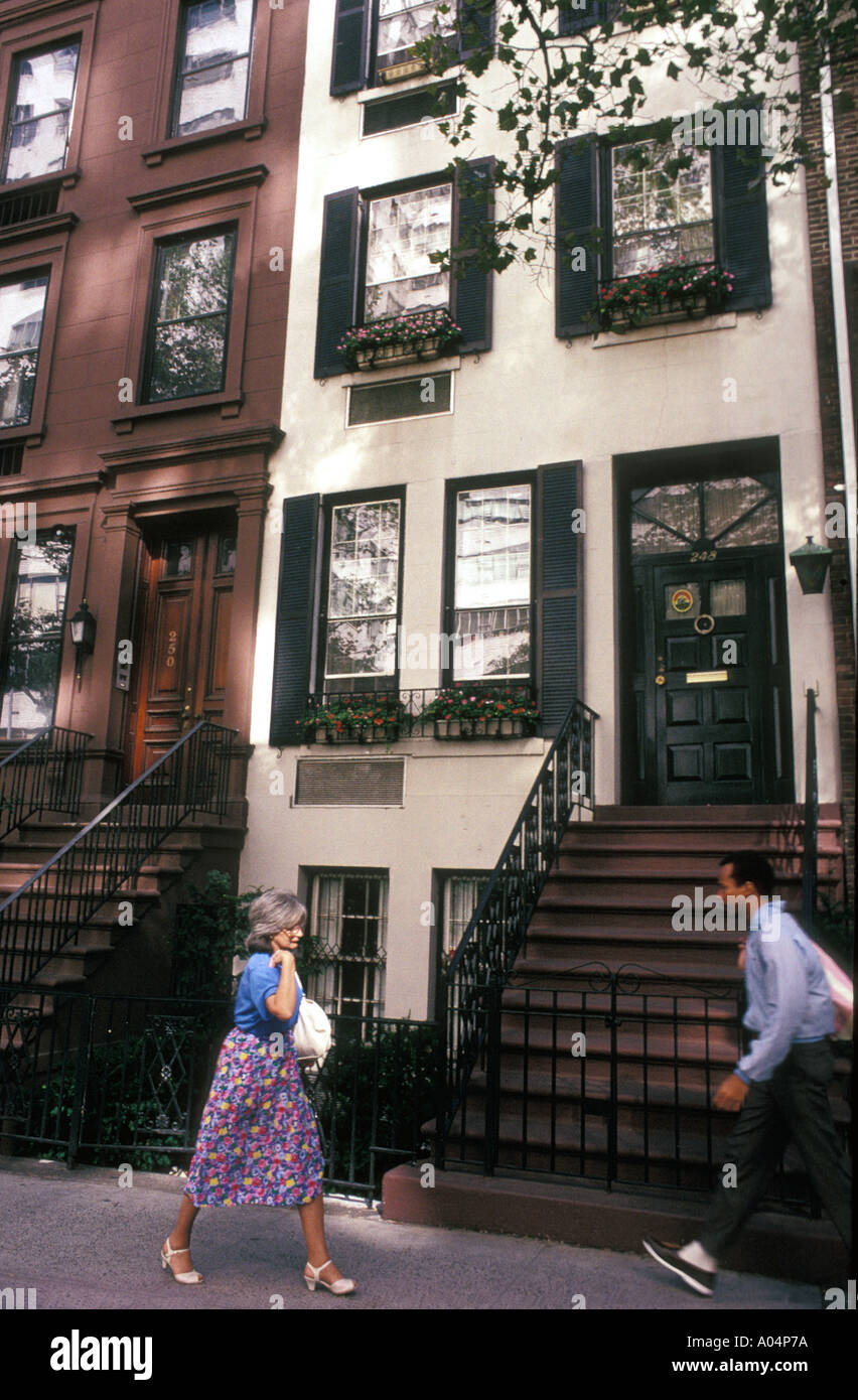 Brownstone-Häusern in New York City. Stockfoto