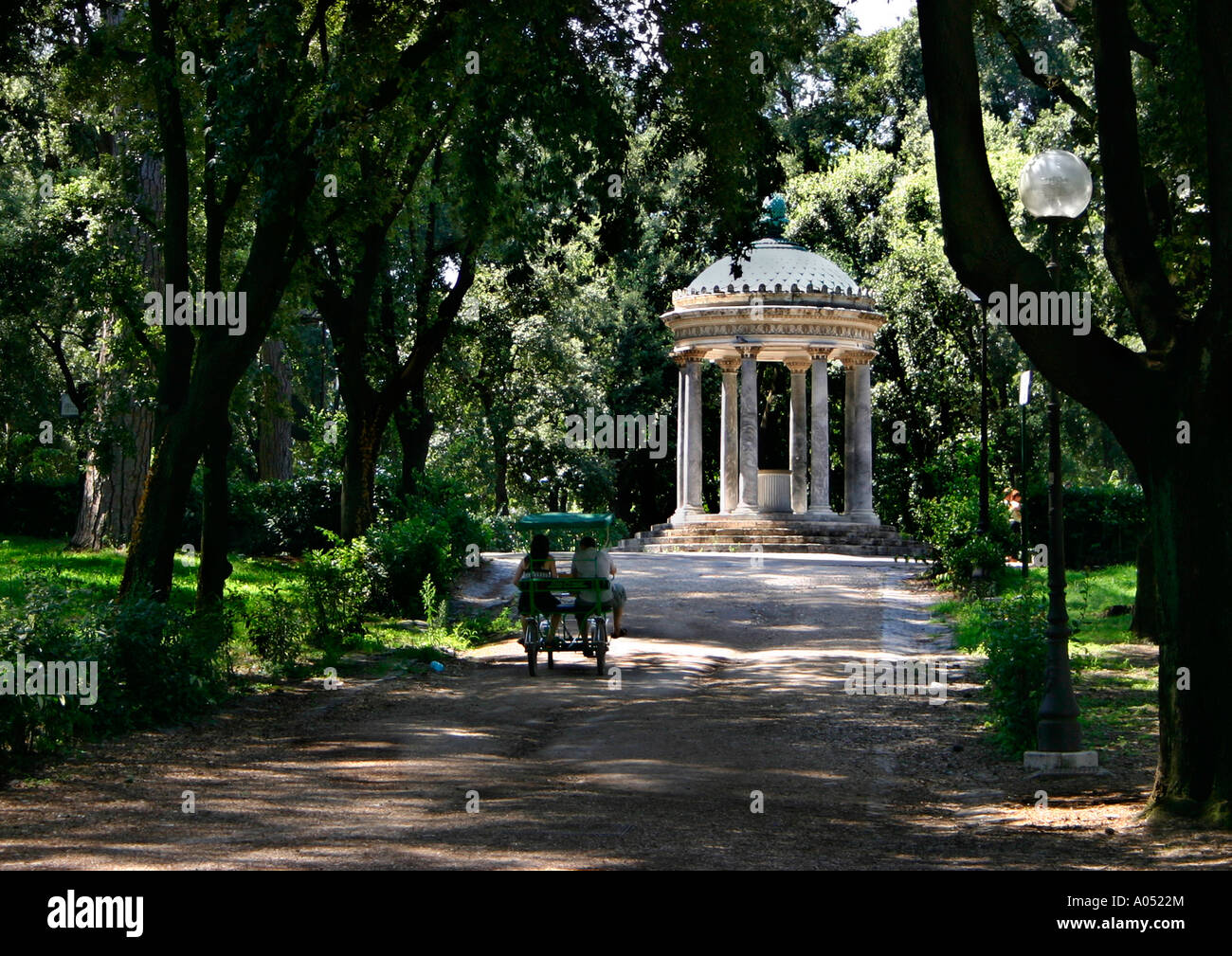 touristischen Fahrrad im Parco della Villa Borghese, Rom, Italien Stockfoto