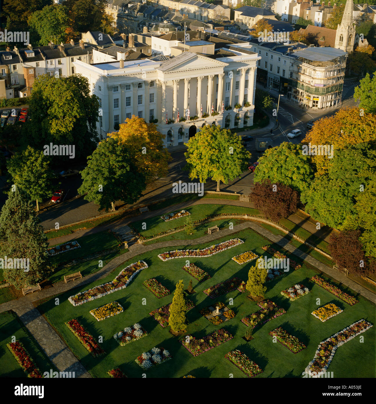 Queens Hotel Imperiale Gärten Cheltenham Cotswolds Luftbild Stockfoto