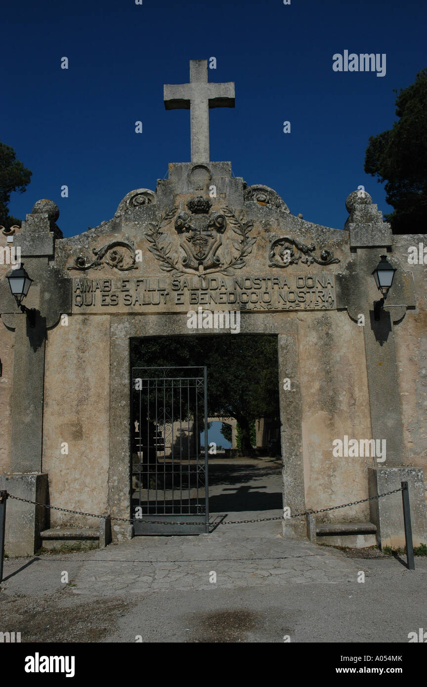 Eingang zum Santuari de Nostra Seyora de Cura, Mallorca, Spanien Stockfoto