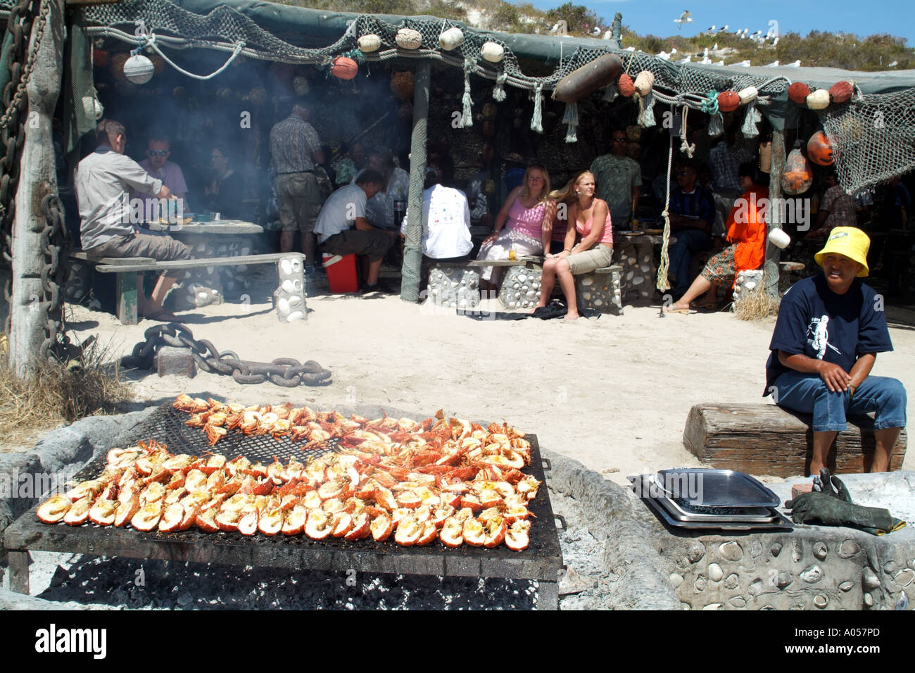 Krebse gegrillt für Gäste am offenen Feuer Langebaan Westküste Souther Afrika RSA Stockfoto