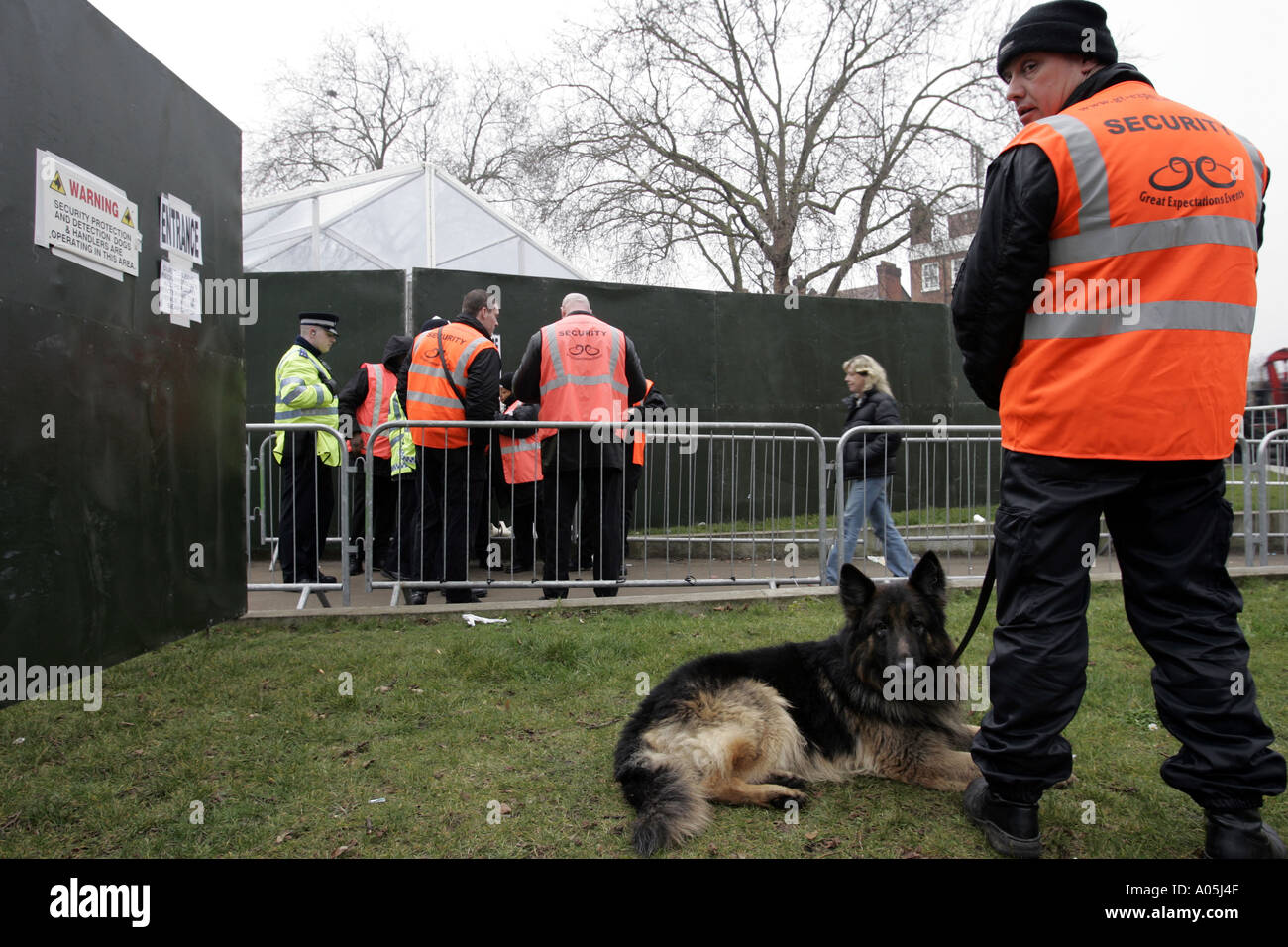 Sicherheitskontrolle am öffentlichen Event in London Stockfoto