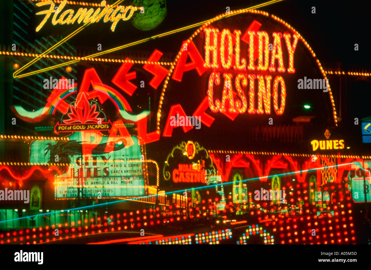 Die hellen Casino Lichter entlang des Strip in Las Vegas Nevada, USA Stockfotografie - Alamy