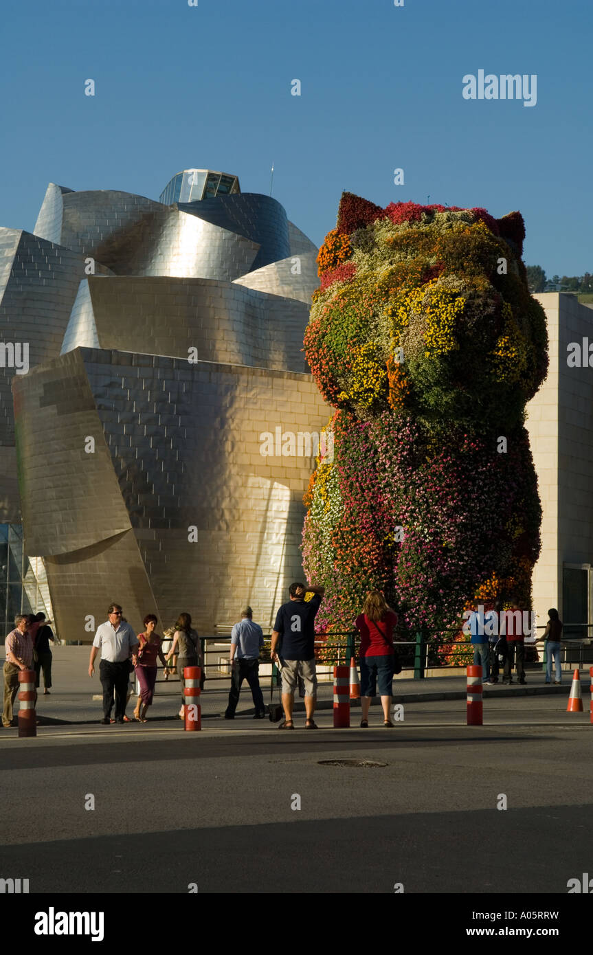 Jeff Koons Blume "Welpen" im Guggenheim Museum, Bilbao, Spanien Stockfoto