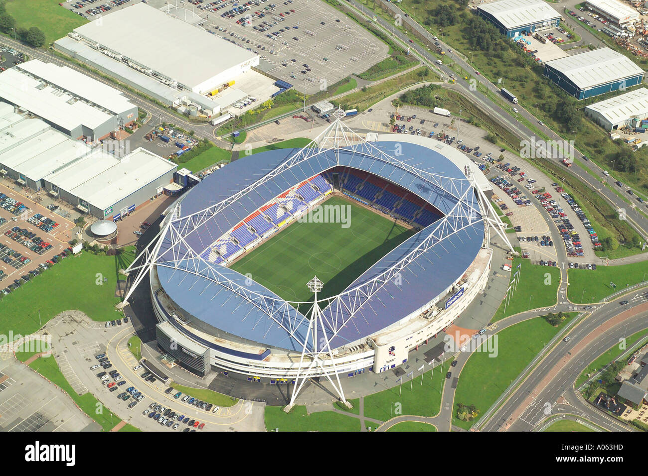 Luftaufnahme der Bolton Wanderers Football Club, auch bekannt als das Reebok Stadium und ist Heimat der Traber Stockfoto