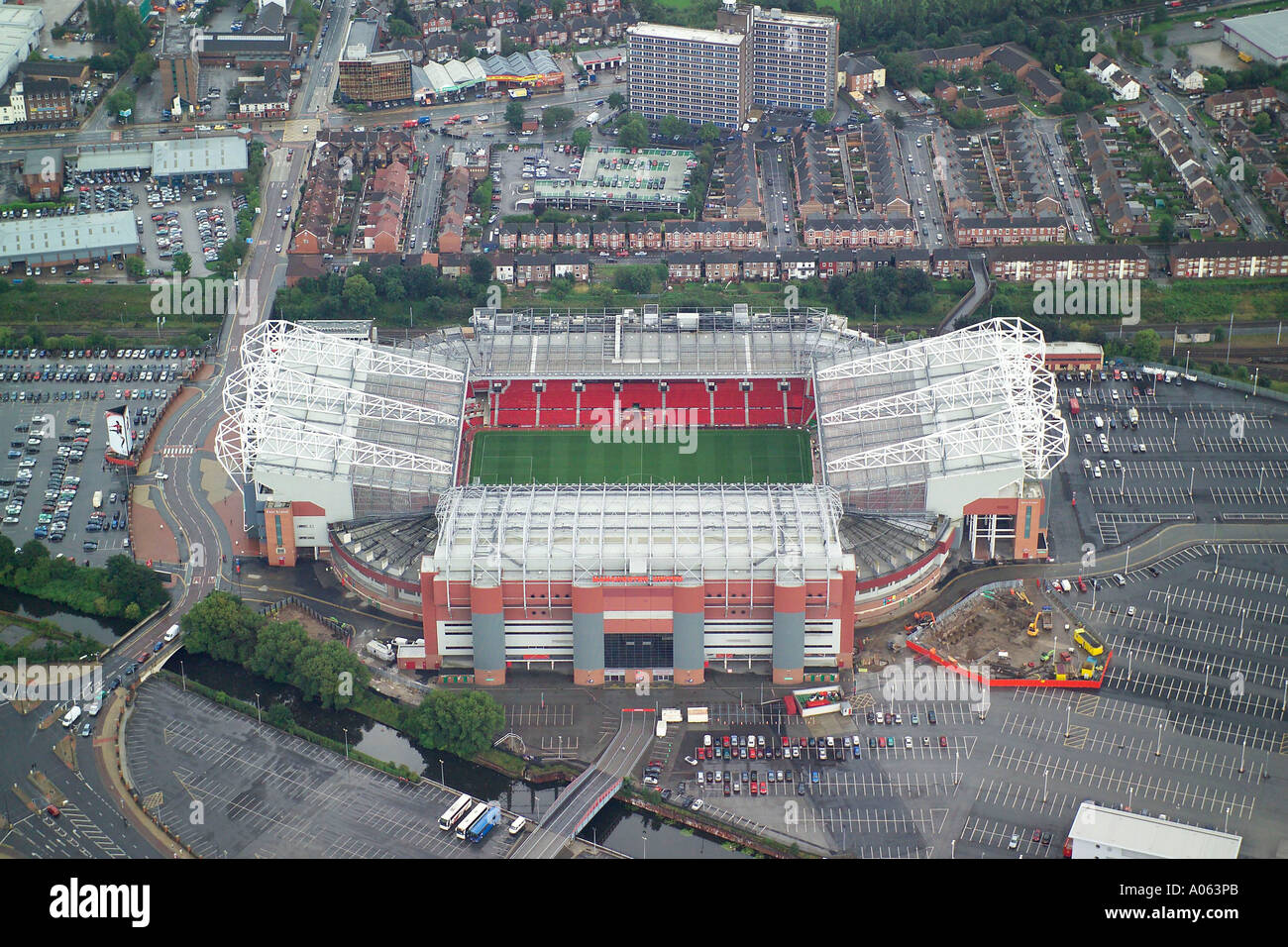 Luftaufnahme von Manchester United Football Club, auch bekannt als Old Trafford, Heimat der roten Teufel, Mann U, Vereinigte Stockfoto