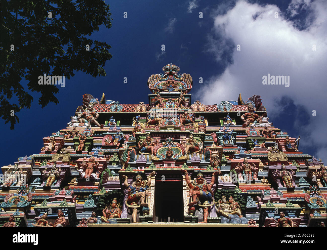 Bunte Gopuram Shree Meenakshi hinduistische Tempel Madurai Indien Stockfoto