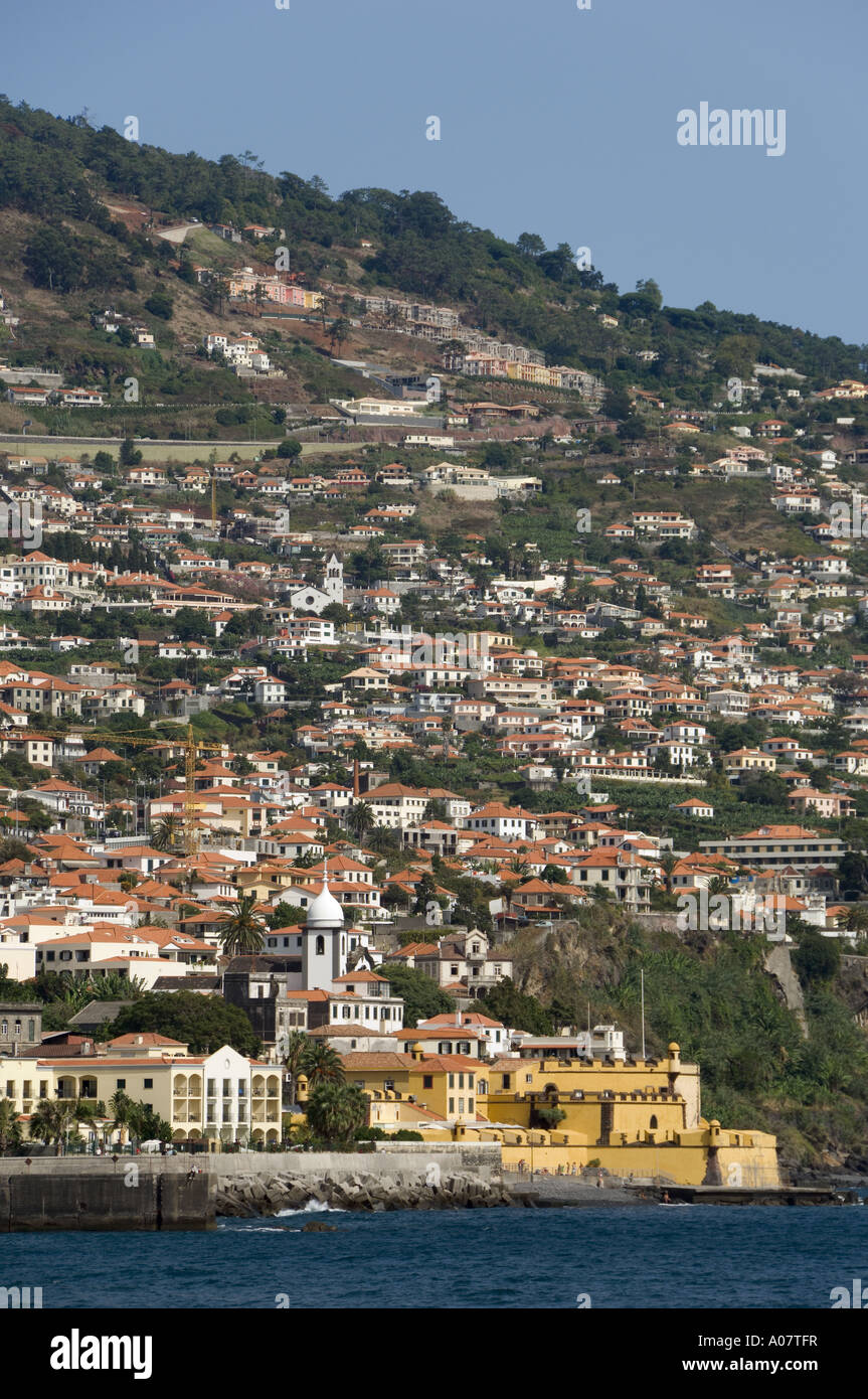 Detail der Stadt mit dem Forte De Sao Tiago Stockfoto