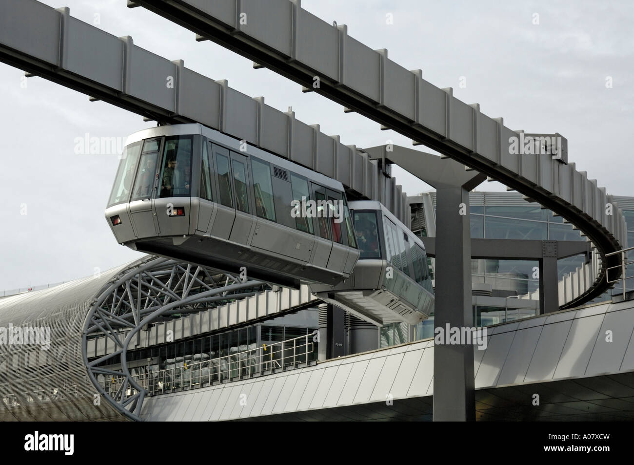 Skytrain düsseldorf flughafen deutschland Fotos und Bildmaterial in