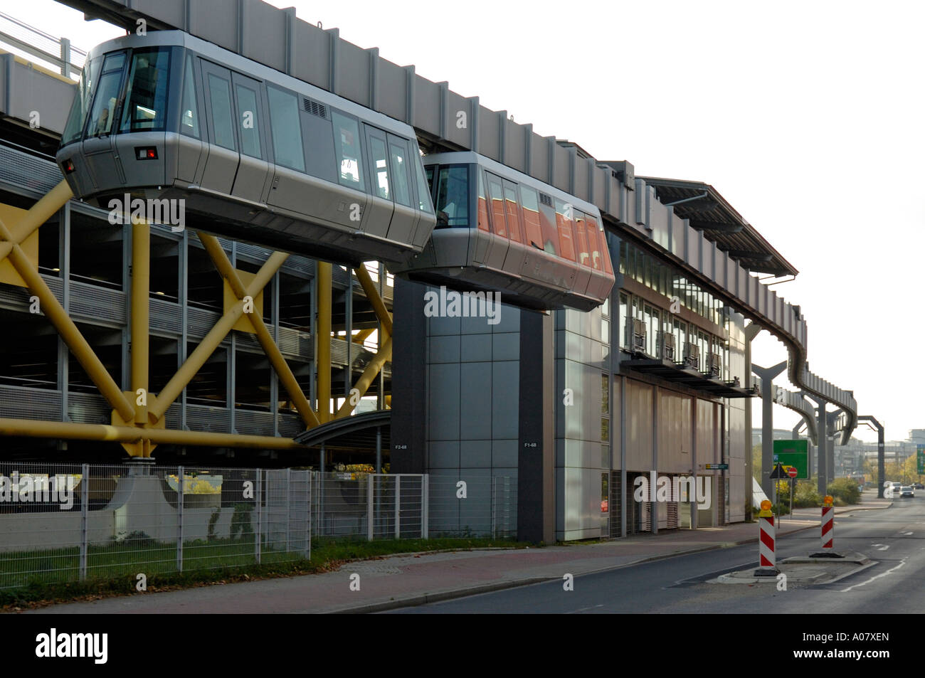 Parken Flughafen Düsseldorf Skytrain Frei Wie Viele www.alamy.de