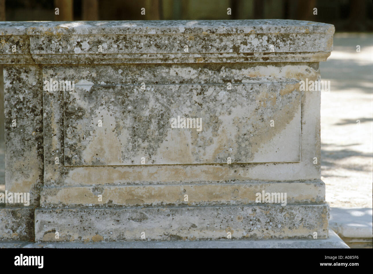 Marmor-Wand Nimes Provence Frankreich Stockfoto