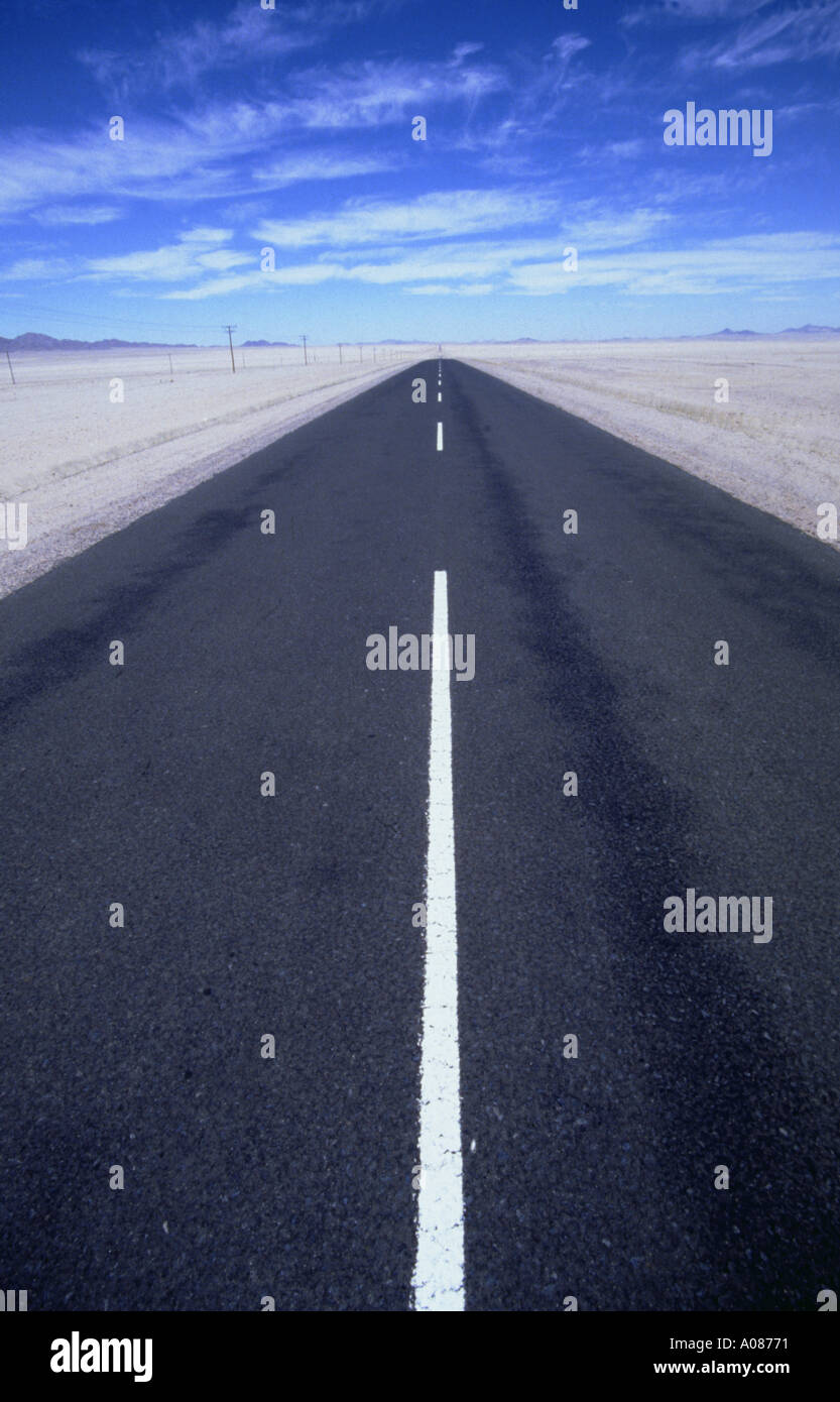 Straße Straße Autobahn Autobahn direkt endlosen Infinity grenzenlose nie endenden grau Stockfoto