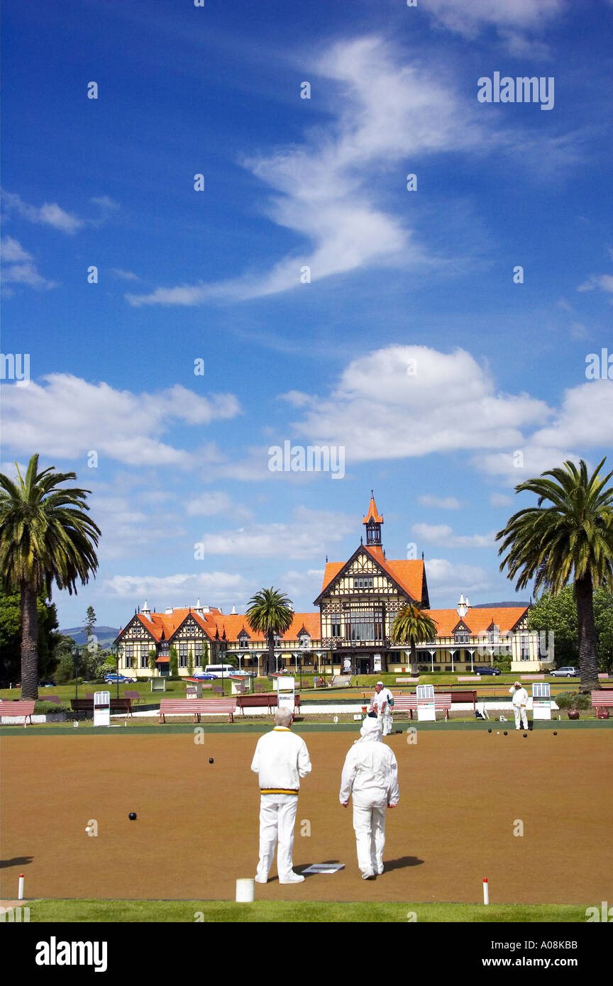 Lawn Bowls durch die Regierung Hausgärten Bad Rotorua Neuseeland Stockfoto