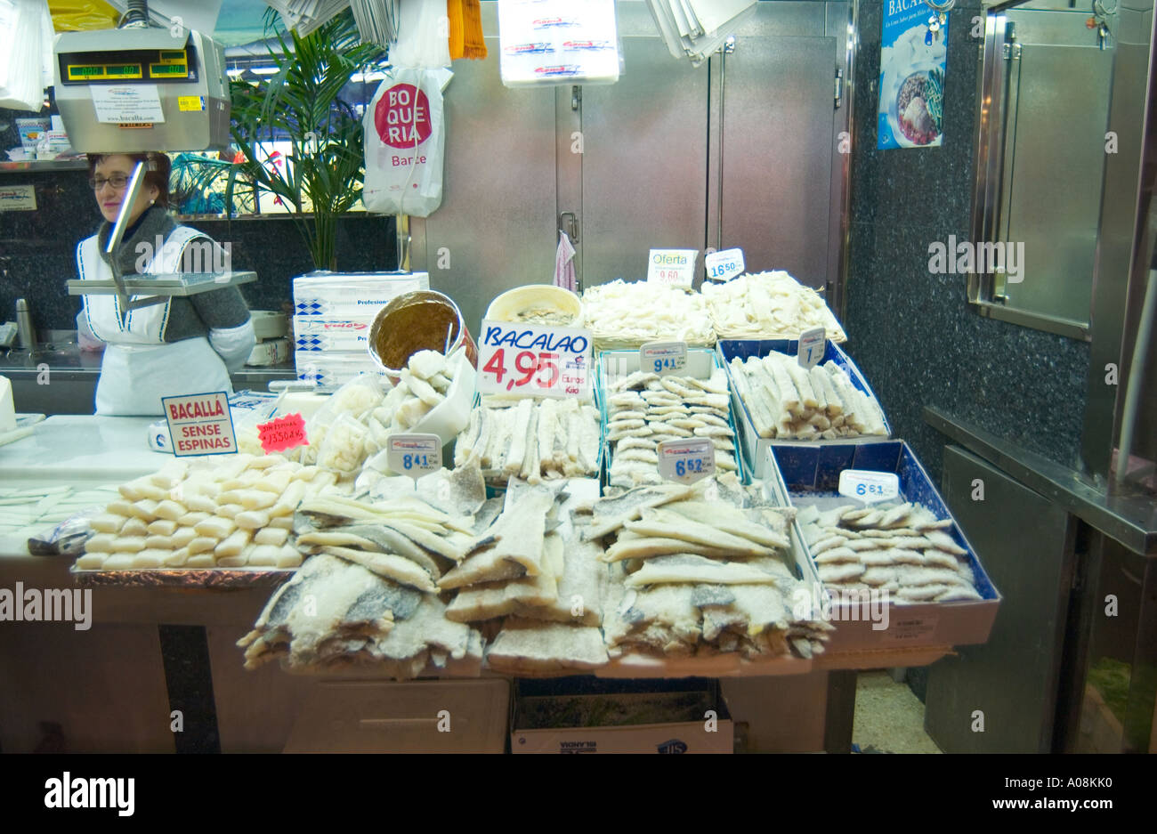 Fisch Stall zu verkaufen getrocknete Kabeljau in La Boqueria-Markt in Barcelona in Spanien Stockfoto