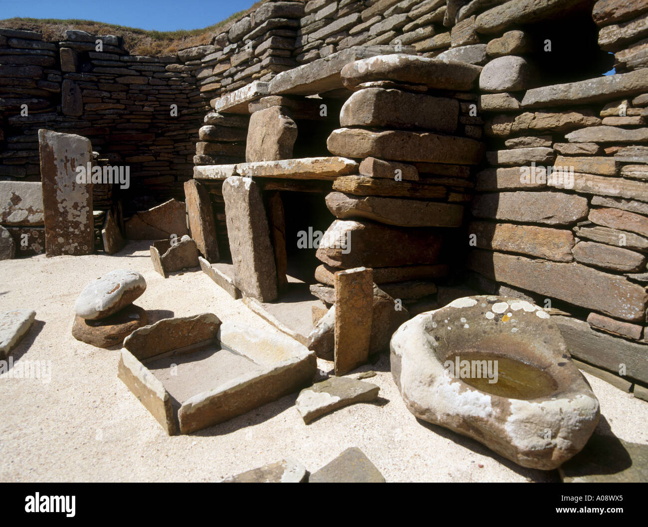 dh Neolithische Dorf Siedlung SKARA BRAE ORKNEY Ruinen prähistorischen Haus Zimmer Kommode schottische Bronzezeit schottland Stockfoto