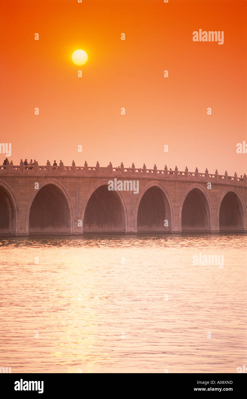 Peking, Sommerpalast, 17 Bogenbrücke Stockfoto