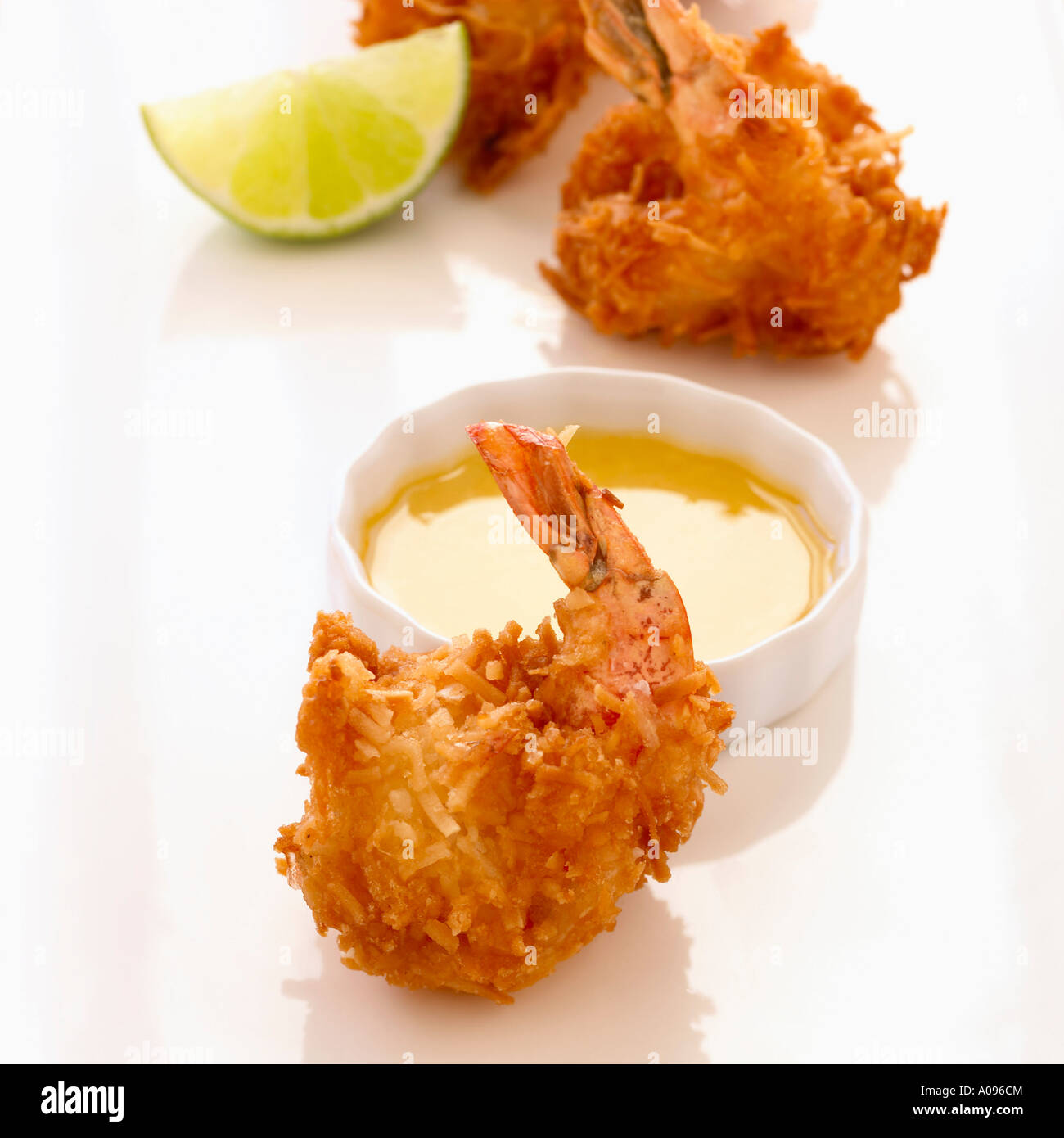 Coconut Shrimps mit Zitrusfrüchten Dip-Sauce Stockfoto