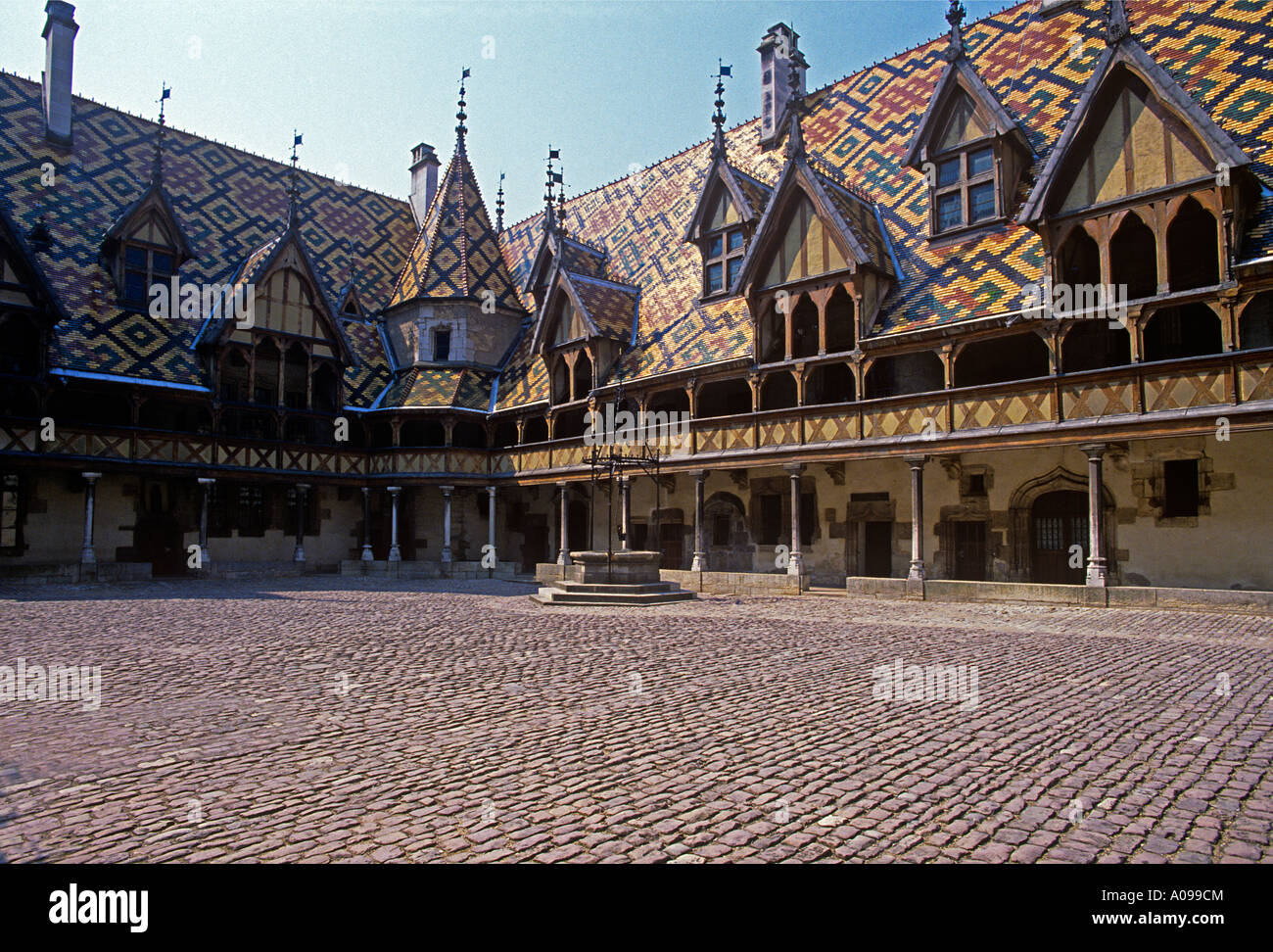 Hotel-Dieu mittelalterliches Hospital von Kanzler Nicolas Rolin in der Stadt Beaune 1443 gegründet Stockfoto