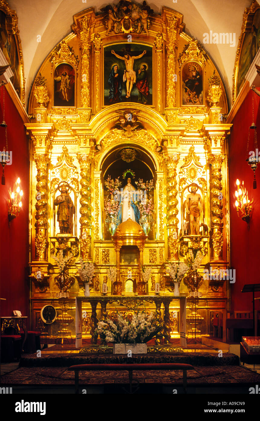 Kirchenraum mit Altar und Jungfrau Maria Mijas Costa Del Sol Andalusien Stockfoto